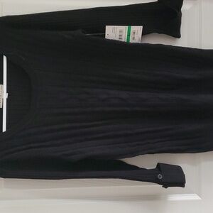 Black sweater pullover by Debbie Morgan. Size L. 3/4 th sleeve.